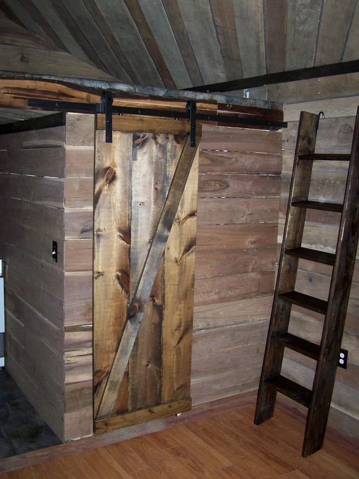 Secluded Watertree Tiny House near Old Hickory Lake – Private Deck, Trails & Breakfast