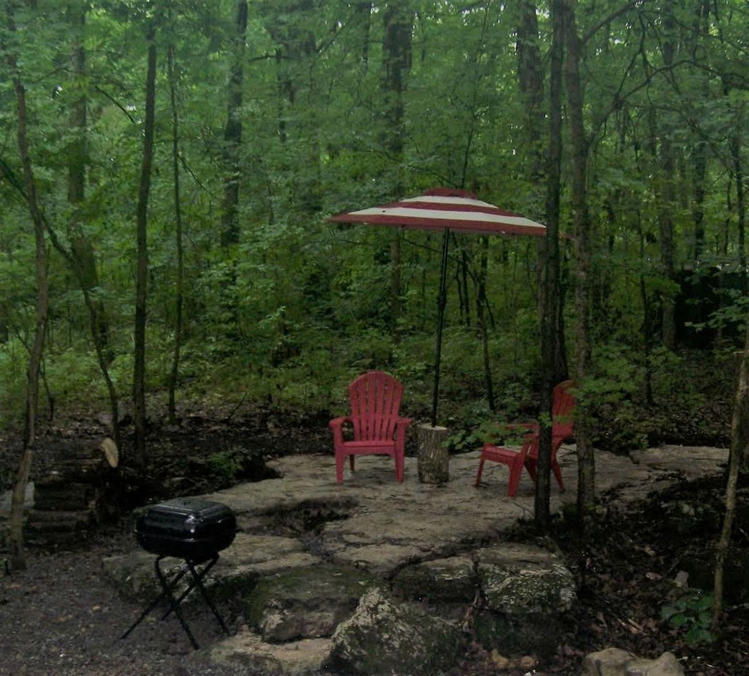 Secluded Watertree Tiny House near Old Hickory Lake – Private Deck, Trails & Breakfast