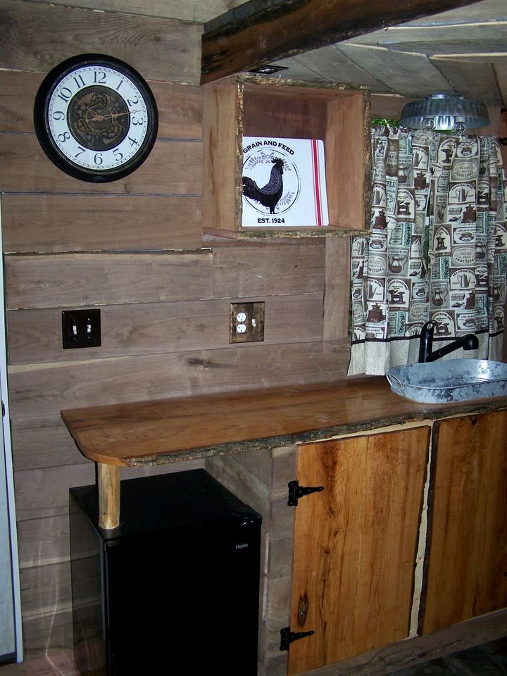 Secluded Watertree Tiny House near Old Hickory Lake – Private Deck, Trails & Breakfast