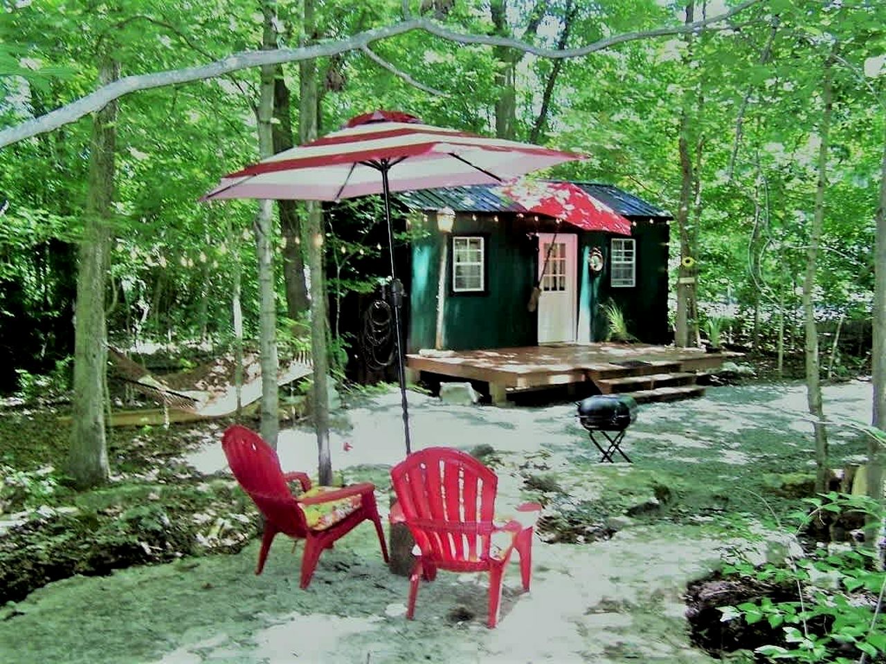 Secluded Watertree Tiny House near Old Hickory Lake – Private Deck, Trails & Breakfast