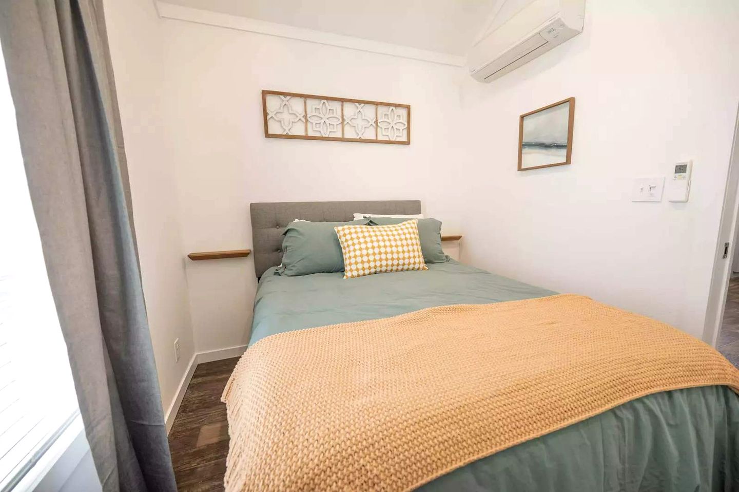 Comfortable Tiny Home Retreat with Resort Amenities Near Fredericksburg, TX