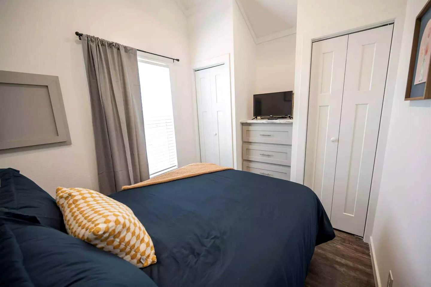 Comfortable Tiny Home Retreat with Resort Amenities Near Fredericksburg, TX