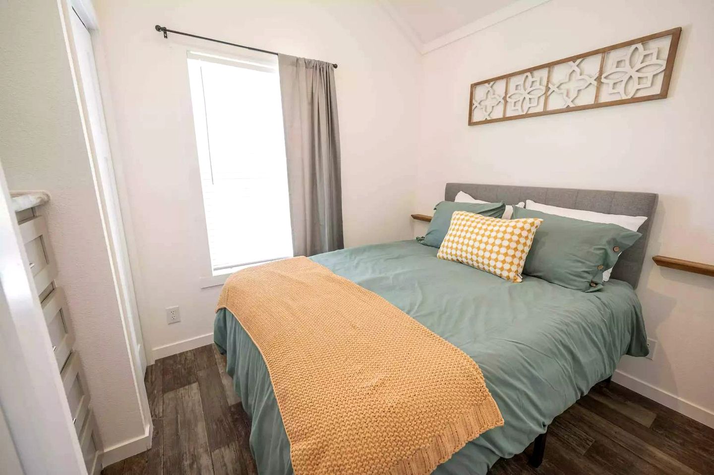 Comfortable Tiny Home Retreat with Resort Amenities Near Fredericksburg, TX