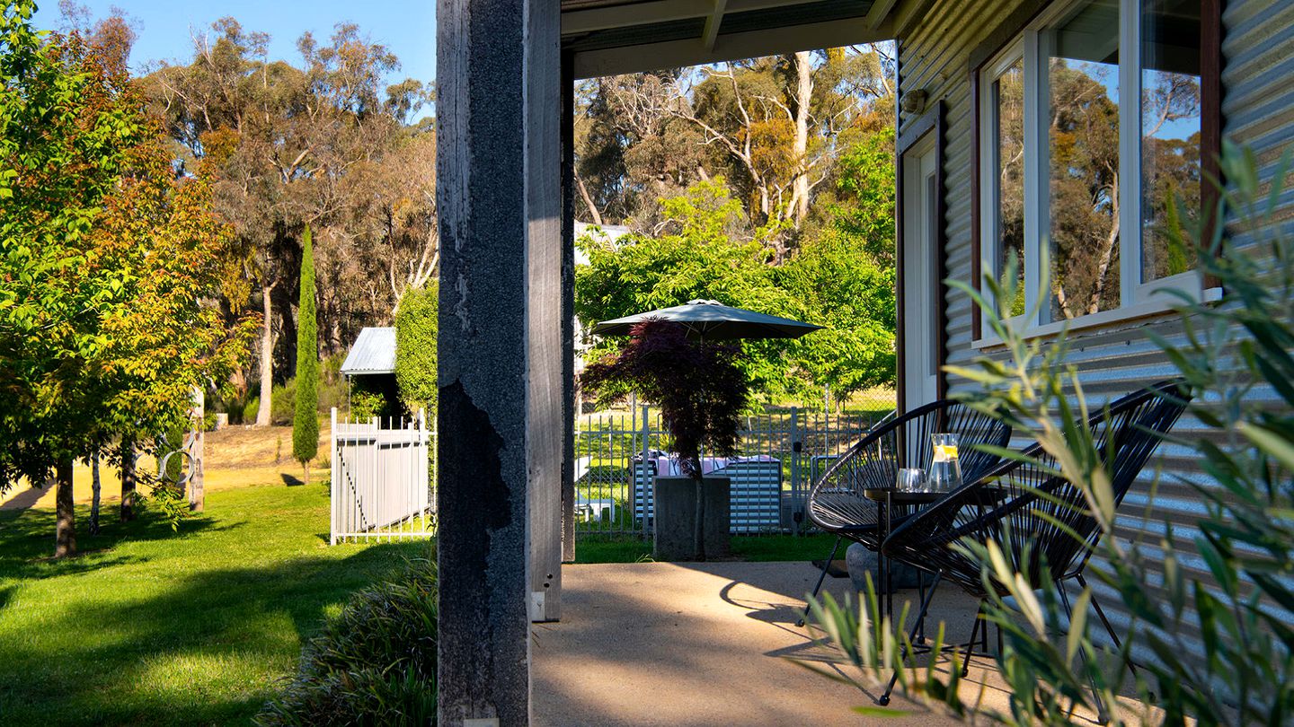 Amazing Villa with Swimming Pool and Lake Access in Hepburn, Victoria