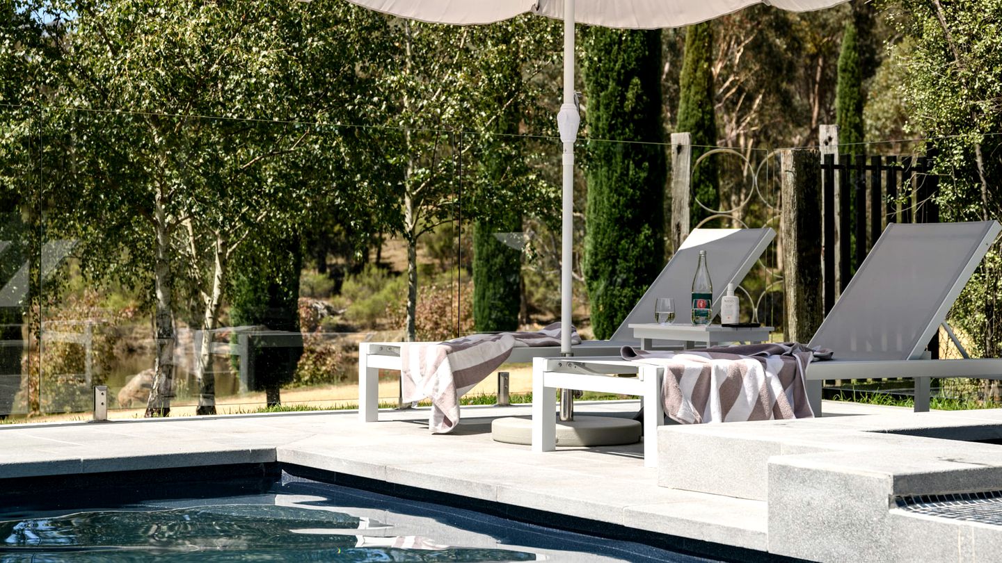 Amazing Villa with Swimming Pool and Lake Access in Hepburn, Victoria