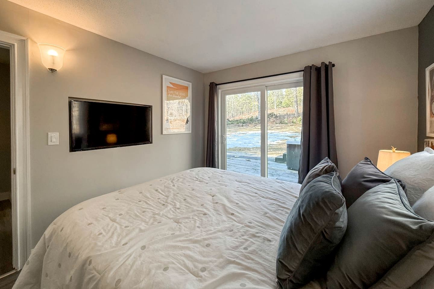 Tranquil and Secluded Cabin with Hot Tub in North Conway, near White Mountain National Forest, NH