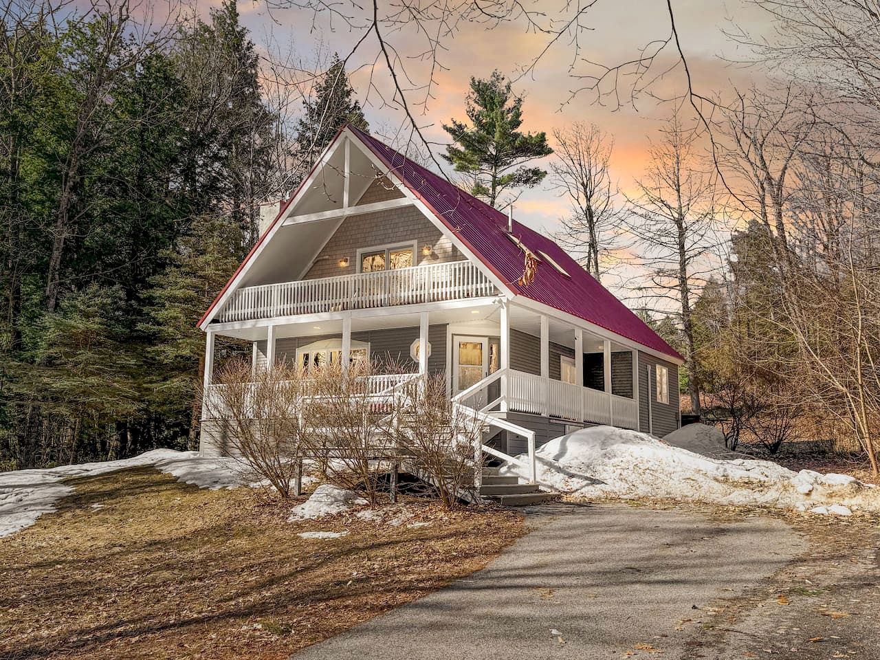 Tranquil and Secluded Cabin with Hot Tub in North Conway, near White Mountain National Forest, NH