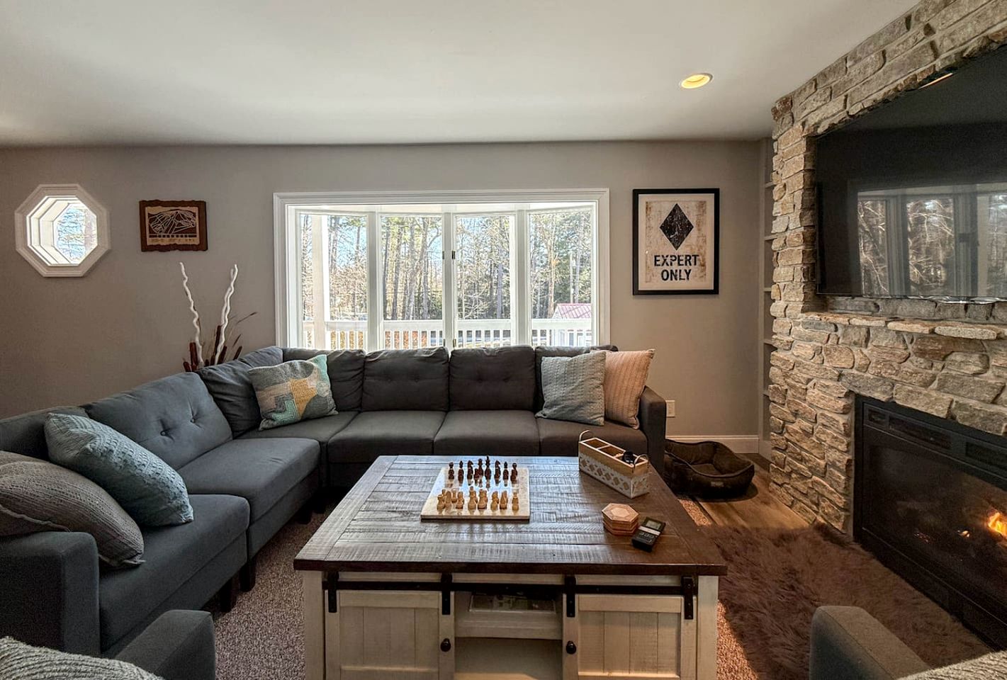 Tranquil and Secluded Cabin with Hot Tub in North Conway, near White Mountain National Forest, NH