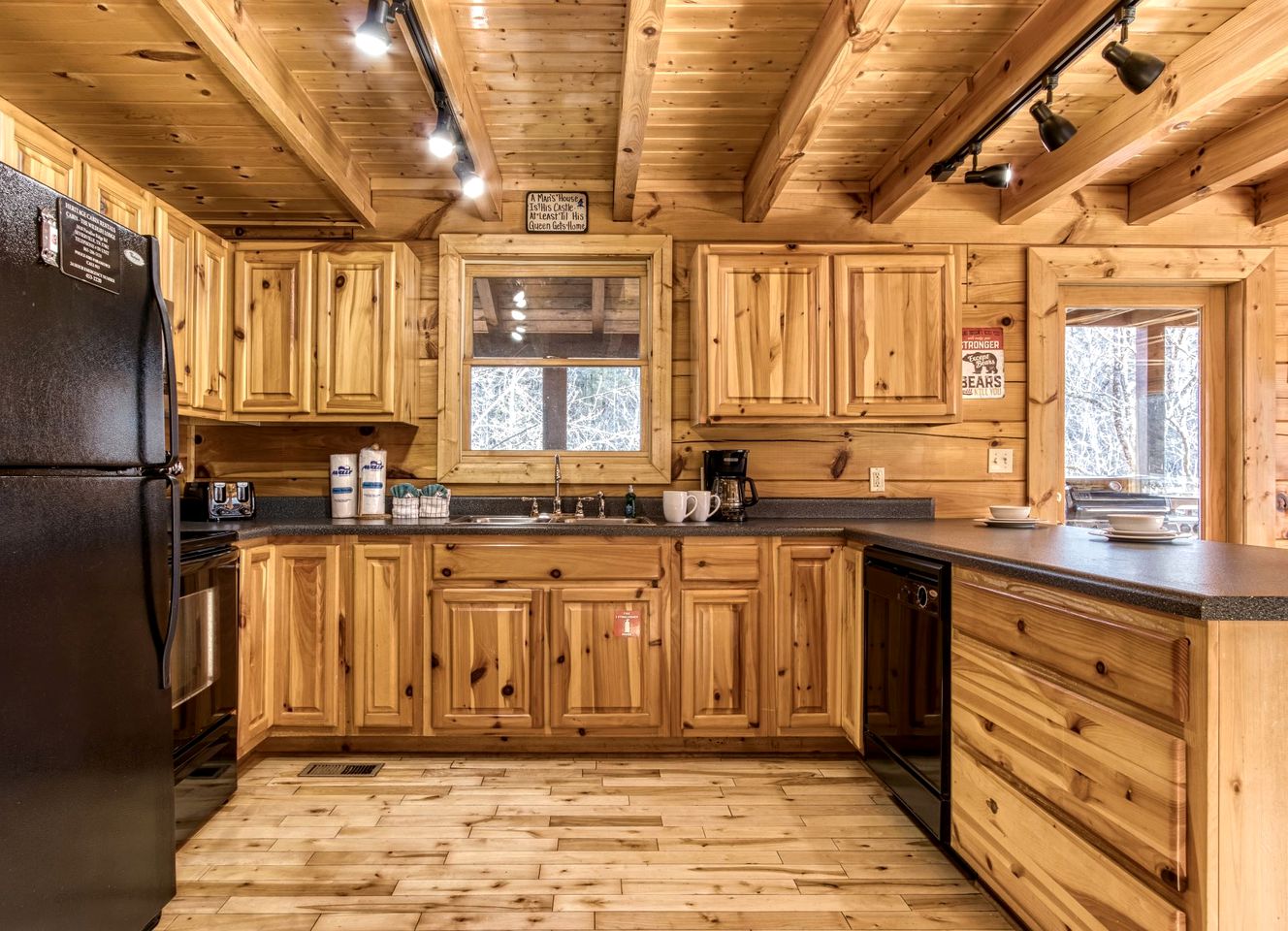 Rustic Elegance Meets Luxury in this Glamping Rental in Sevierville, Tennessee