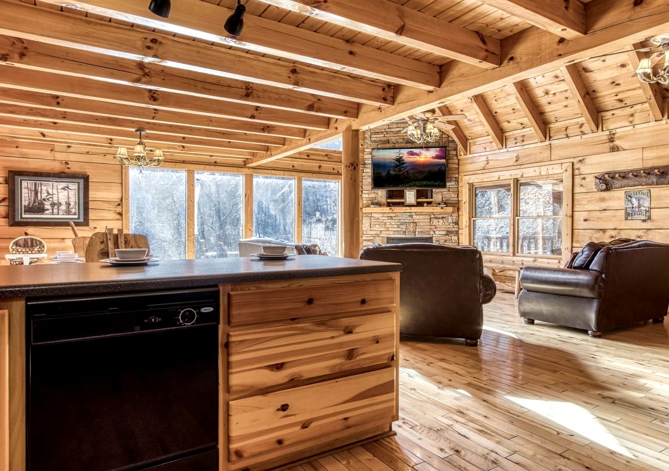 Rustic Elegance Meets Luxury in this Glamping Rental in Sevierville, Tennessee