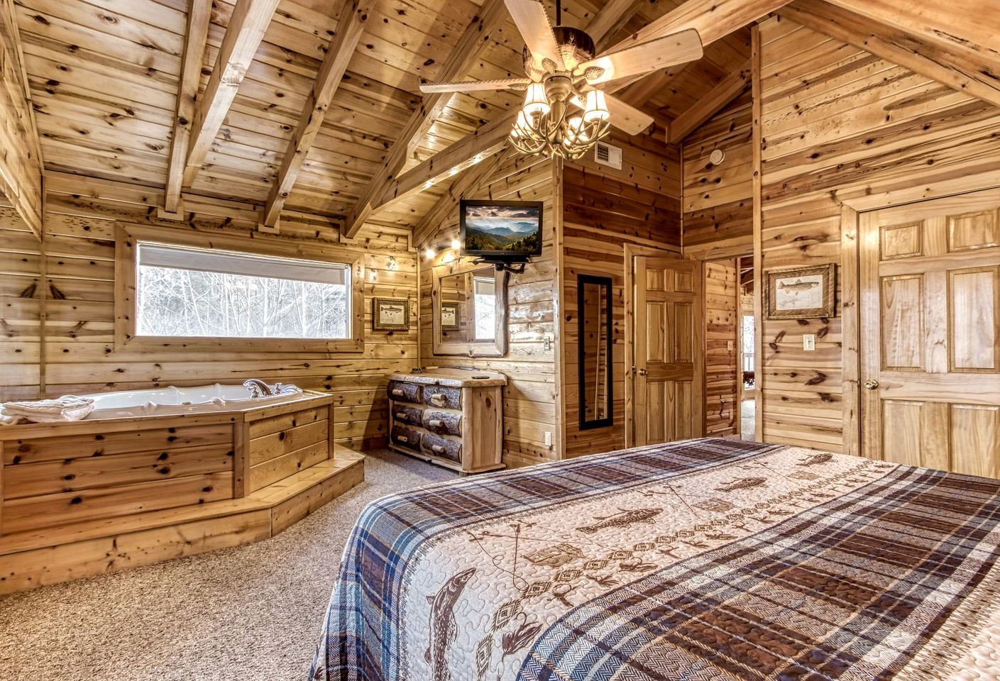 Rustic Elegance Meets Luxury in this Glamping Rental in Sevierville, Tennessee