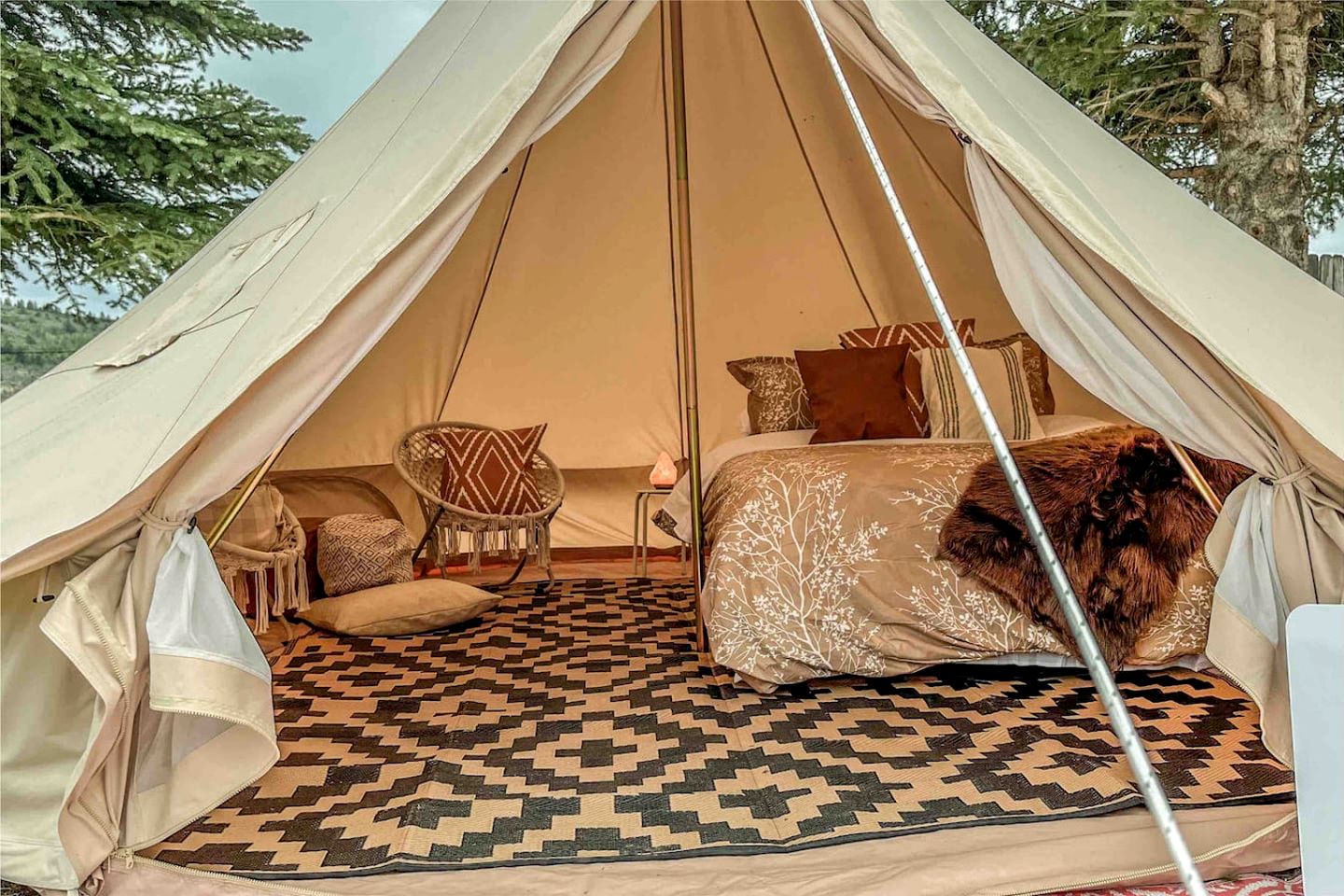 Charming Bell Tent in Swan Valley, Idaho near Palisades Lake and Jackson Hole
