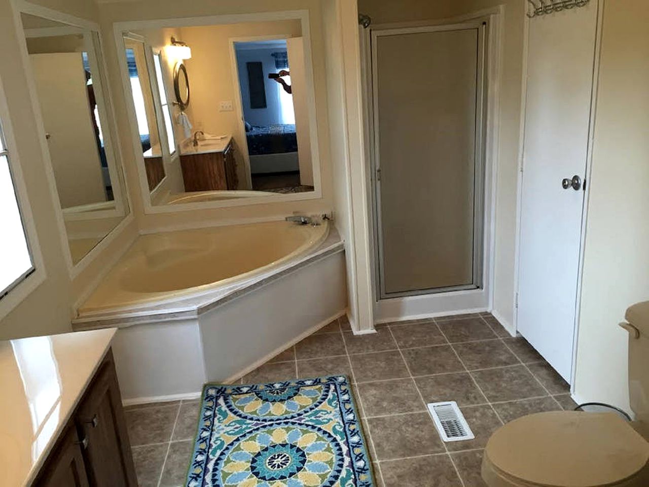 Spacious Modular Rental on Huge Horse and Cattle Farm near Charlottesville, Virginia