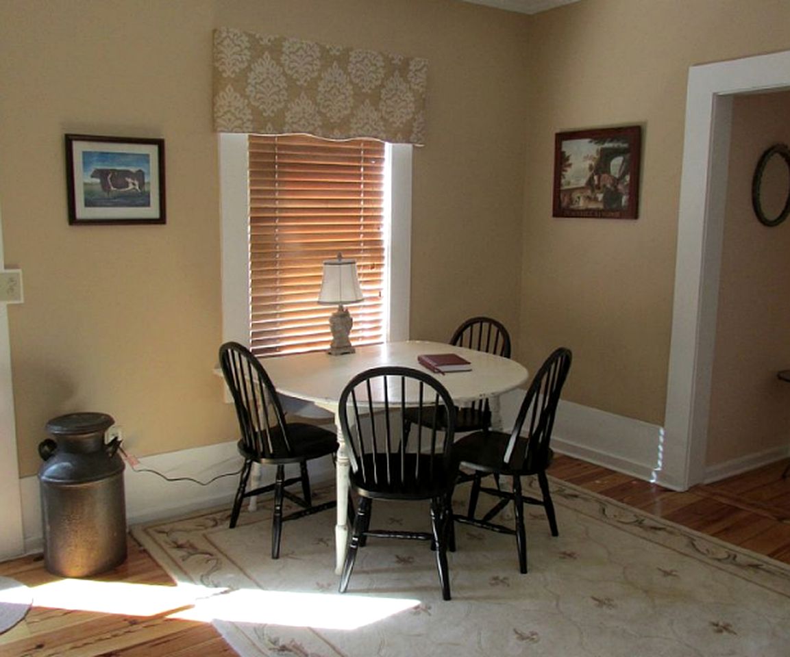 Classic Cottage Rental on Huge Horse and Cattle Farm near Charlottesville