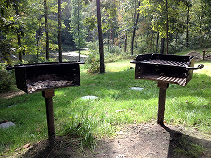 Log Cabins (Warsaw, Ohio, United States)