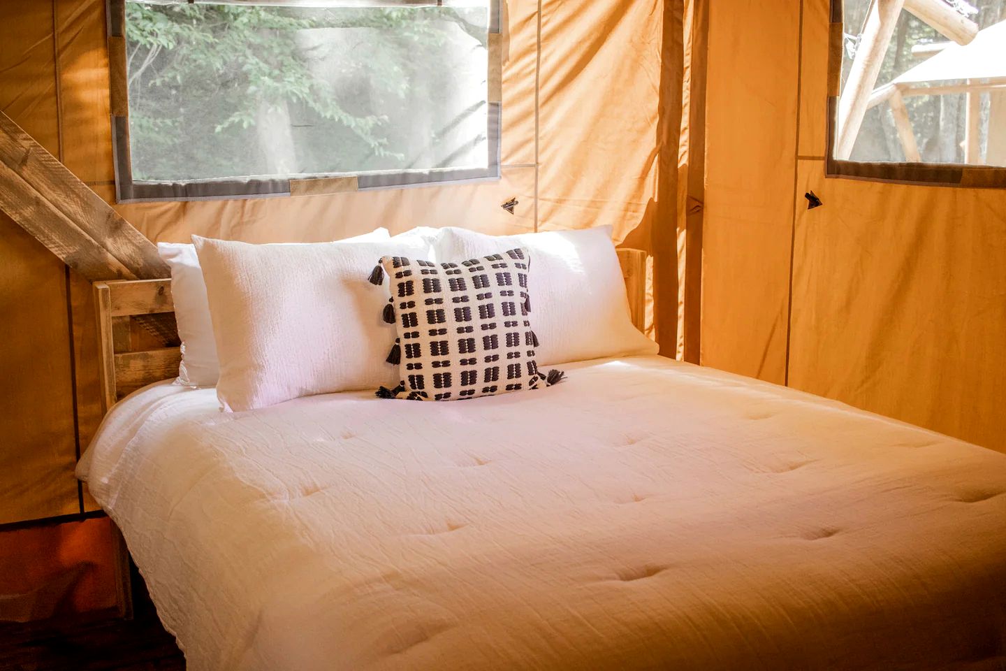 Fantastic Safari Tent in Erwin, Tennessee