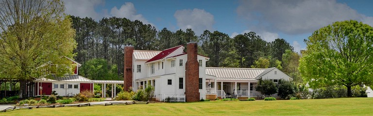 Charming Vacation Accommodation near the Oconee National Forest in Georgia | Nature Lodges (Madison, Georgia, United States of America)