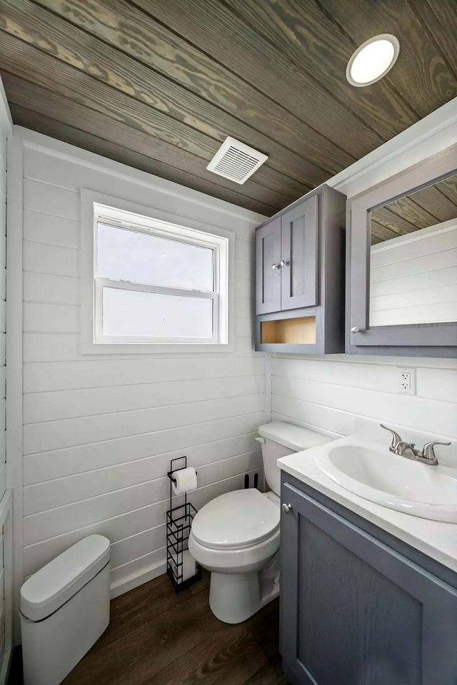 Scenic Tiny Home Retreat with Resort Amenities Near Fredericksburg, TX