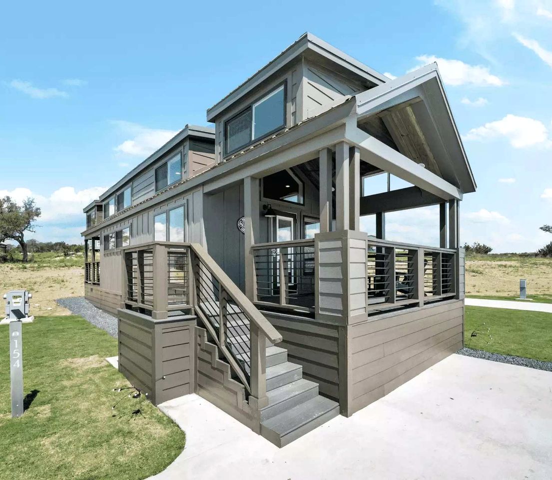 Refined Tiny Home Getaway with Resort Amenities Near Fredericksburg, TX