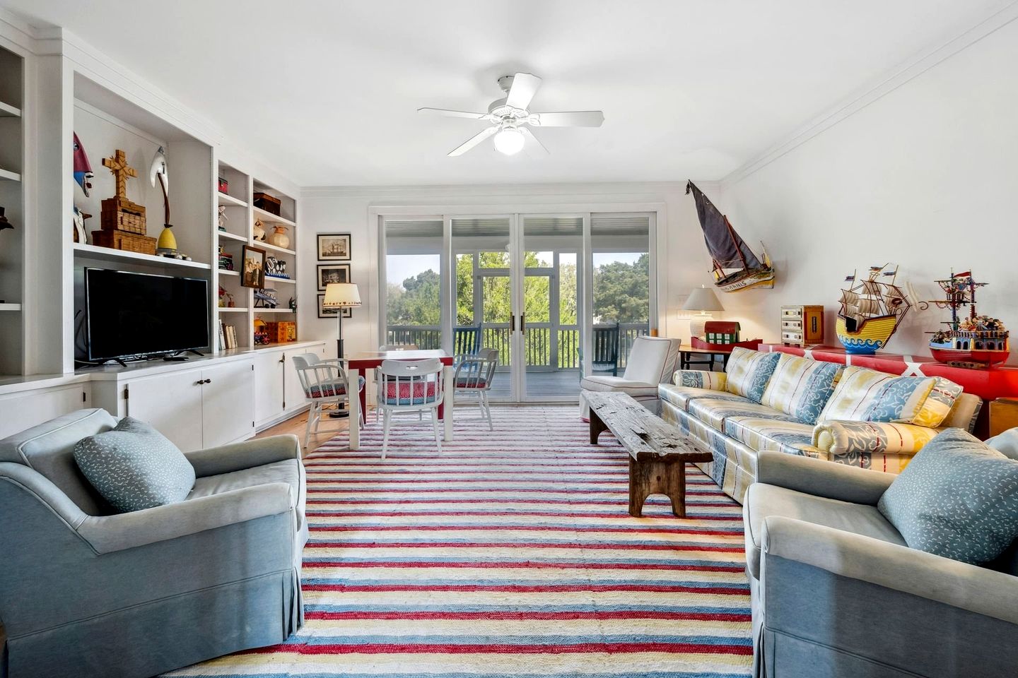 Stunning Beach House Settled Between Trees in Georgetown, South Carolina