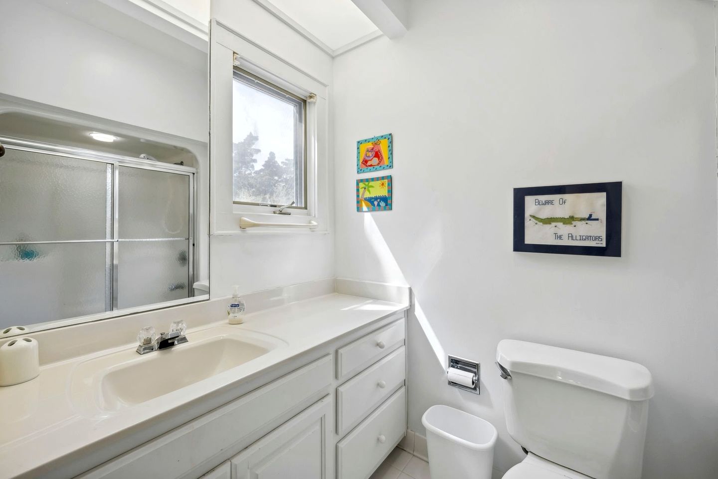 Stunning Beach House Settled Between Trees in Georgetown, South Carolina