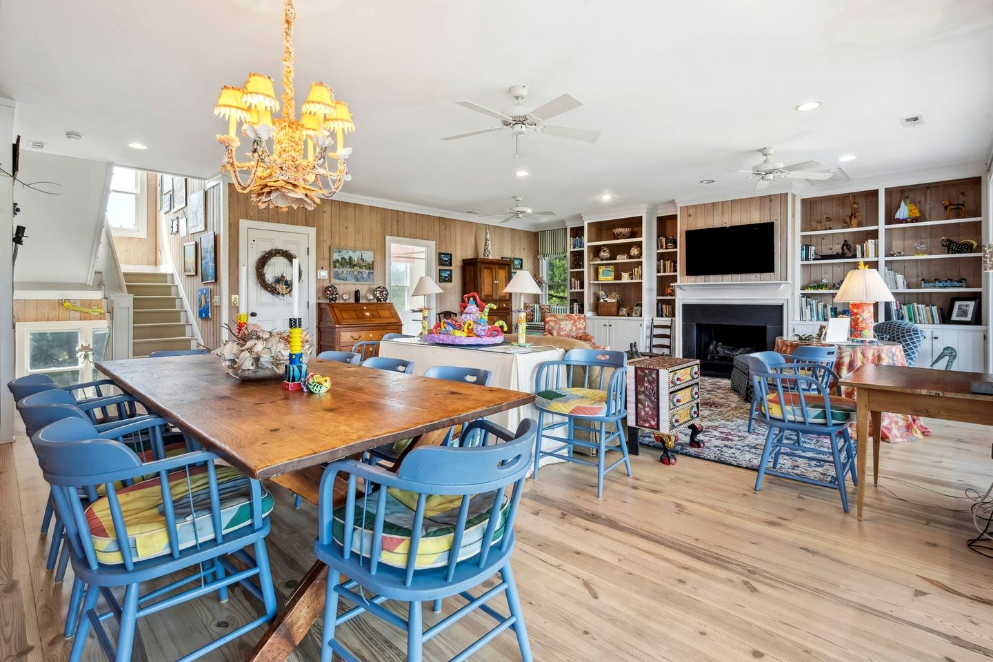 Stunning Beach House Settled Between Trees in Georgetown, South Carolina