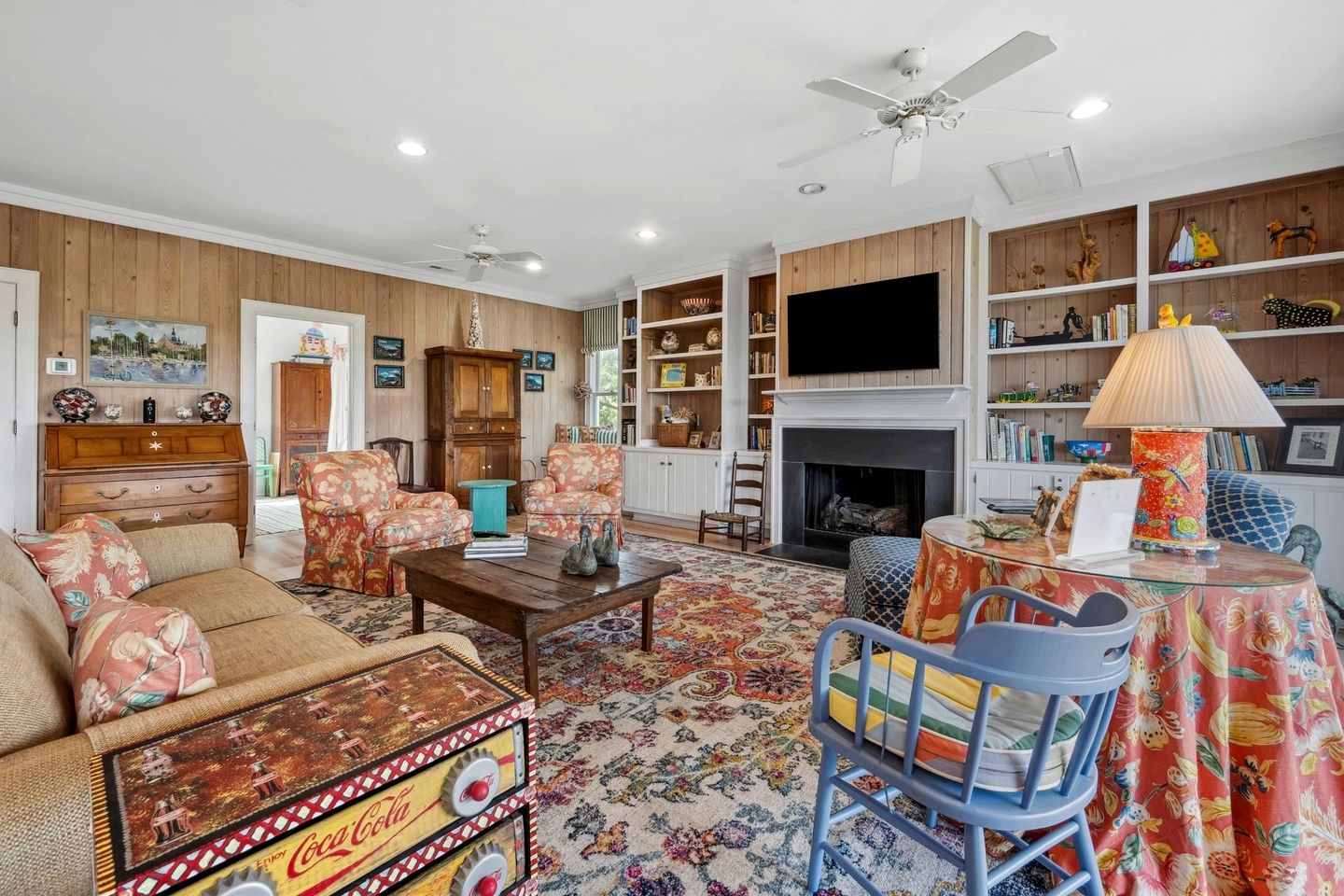 Stunning Beach House Settled Between Trees in Georgetown, South Carolina