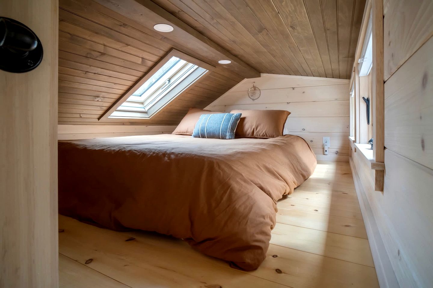 Stunning Cedar Tiny House with Sauna Access for a Romantic Getaway in Chester, Vermont