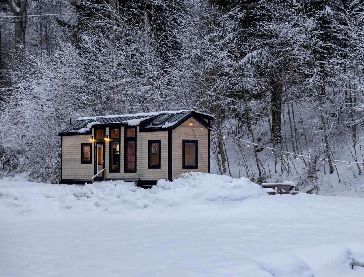 Stunning Cedar Tiny House with Sauna Access for a Romantic Getaway in Chester, Vermont