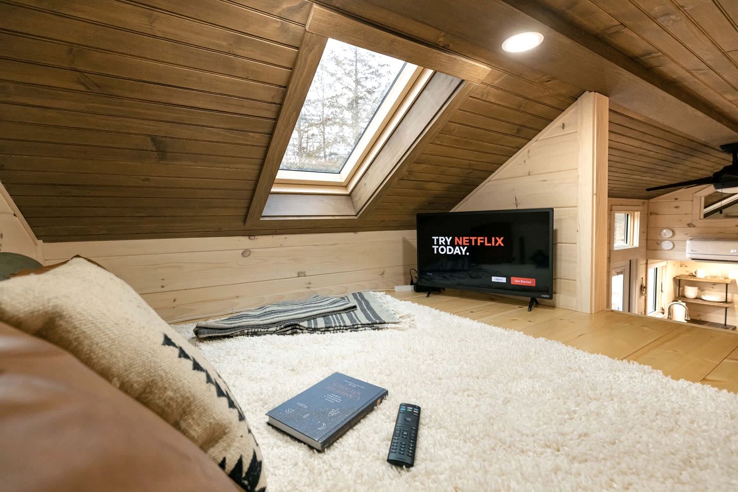 Stunning Cedar Tiny House with Sauna Access for a Romantic Getaway in Chester, Vermont