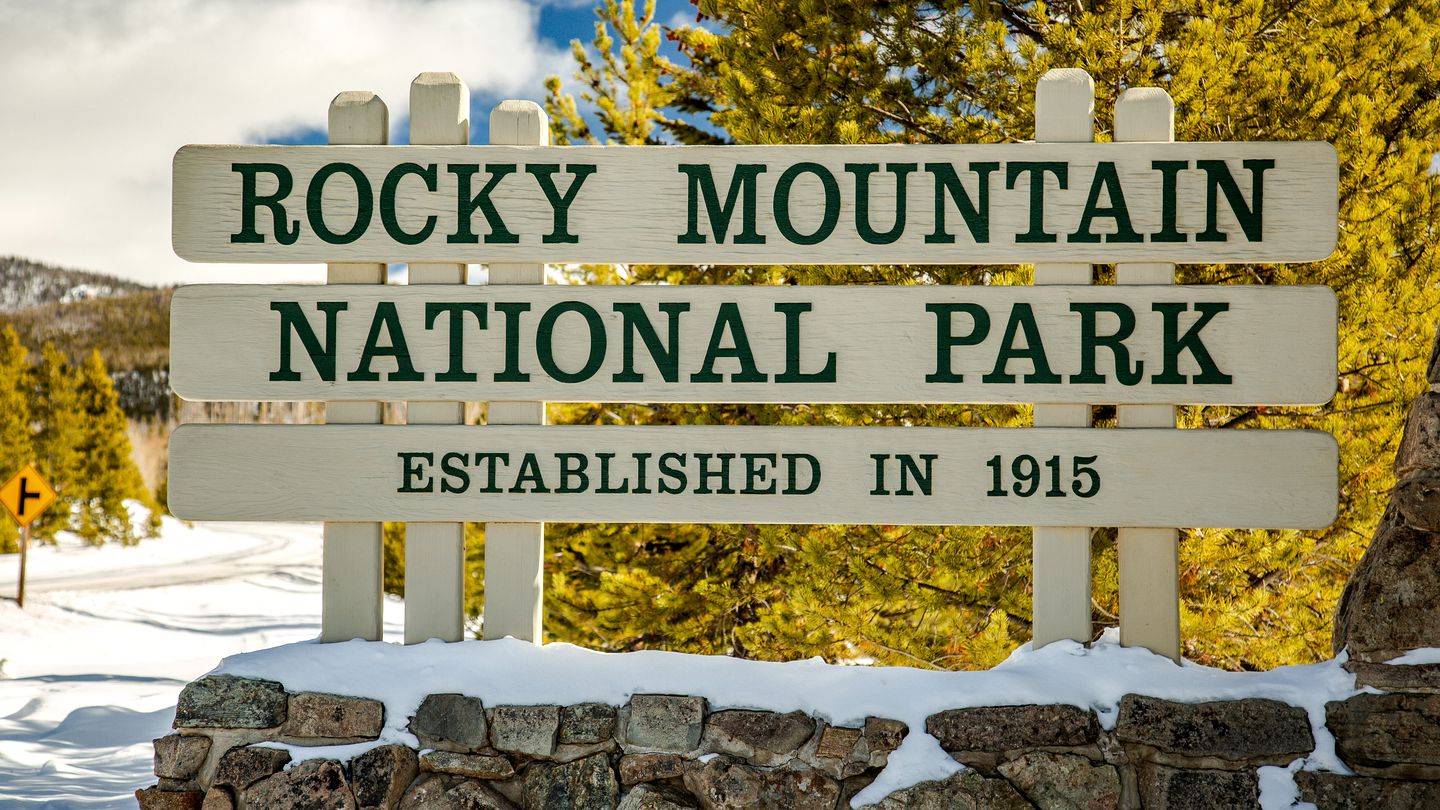 Perfect and Luminous Mountain Cabin with Breathtaking Views of the Colorado Rocky Mountains and the Shadow Mountain Lake, Colorado