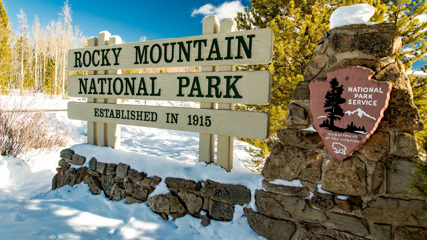 Perfect and Luminous Mountain Cabin with Breathtaking Views of the Colorado Rocky Mountains and the Shadow Mountain Lake, Colorado