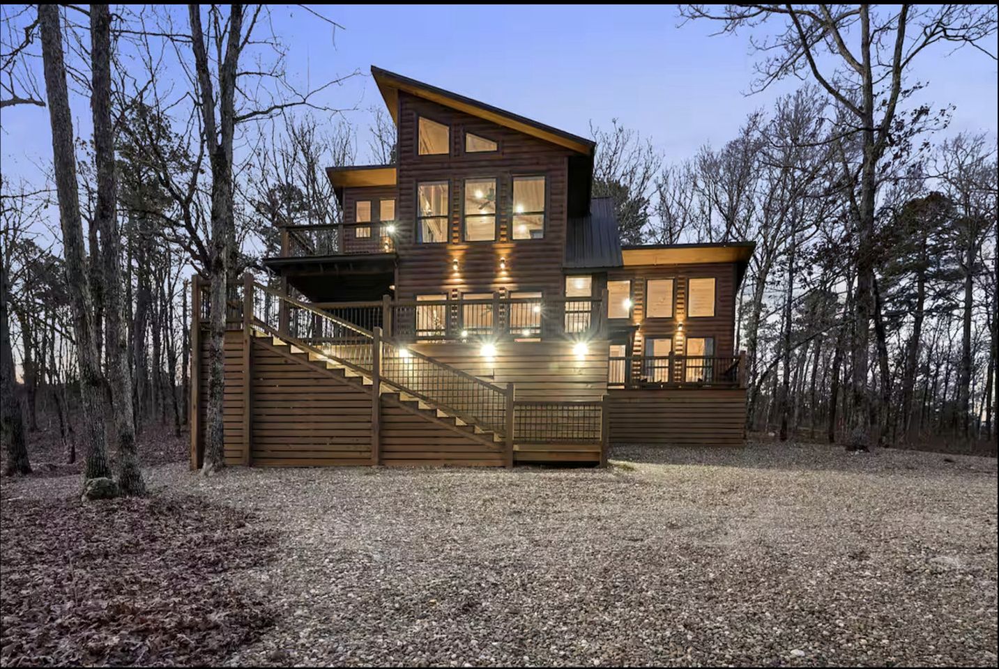 Beautiful Log Cabin with Private Hot Tub, Fire Pit, and Spacious Balcony, Perfect for a Luxury Mountain Retreat