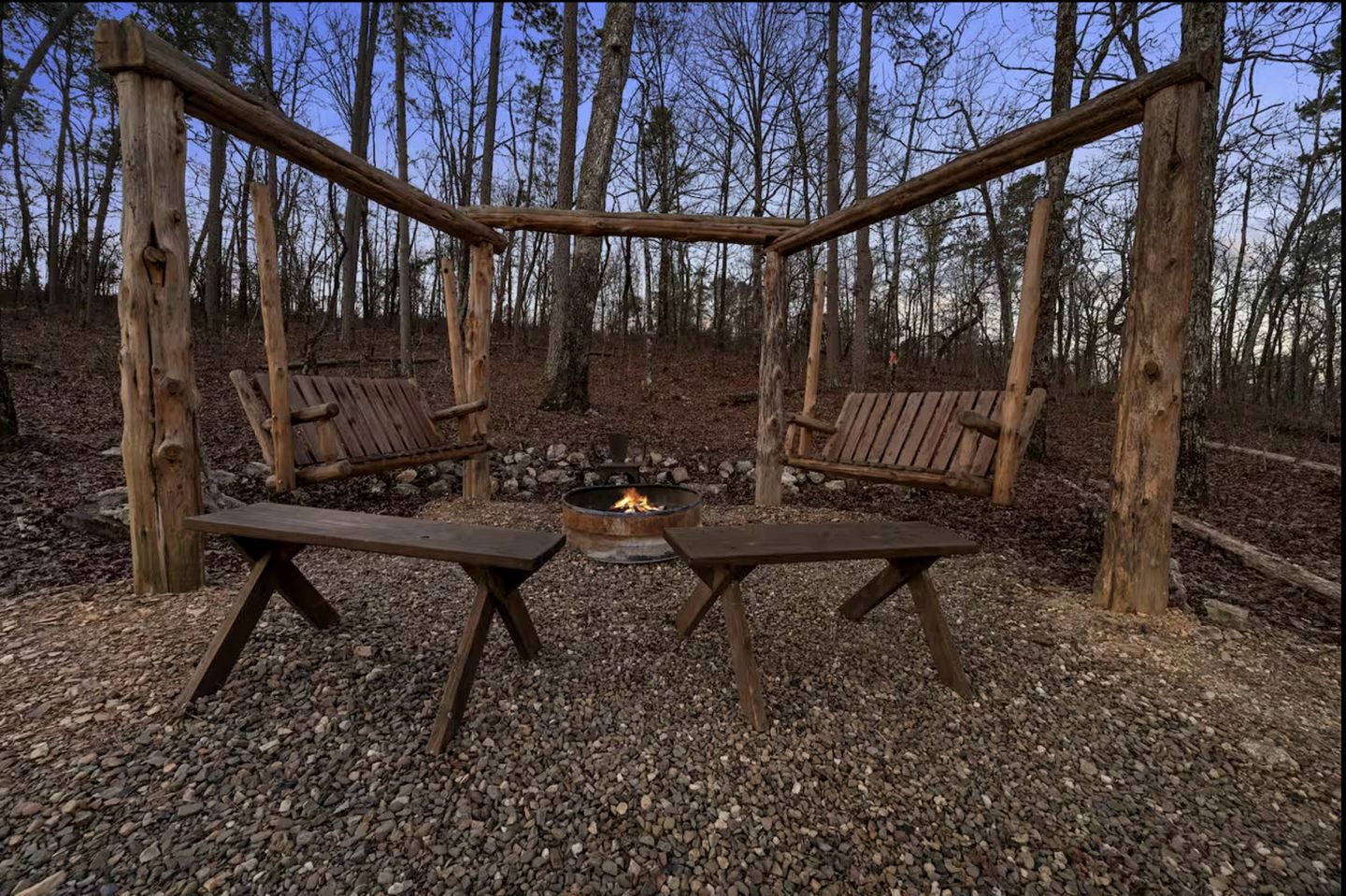 Beautiful Log Cabin with Private Hot Tub, Fire Pit, and Spacious Balcony, Perfect for a Luxury Mountain Retreat