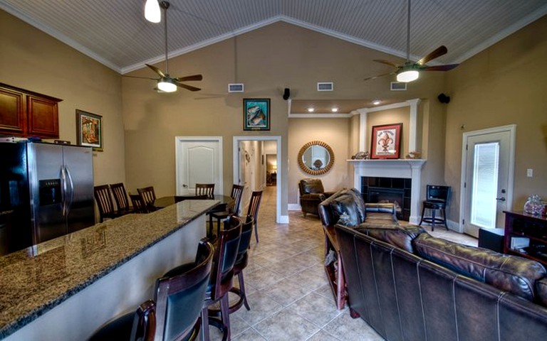 Cabins (Port Sulphur, Louisiana, United States)