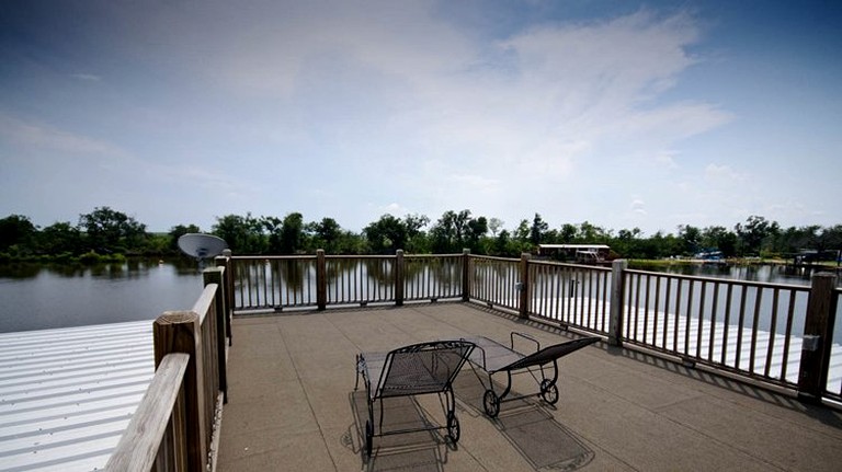 Cabins (Port Sulphur, Louisiana, United States)