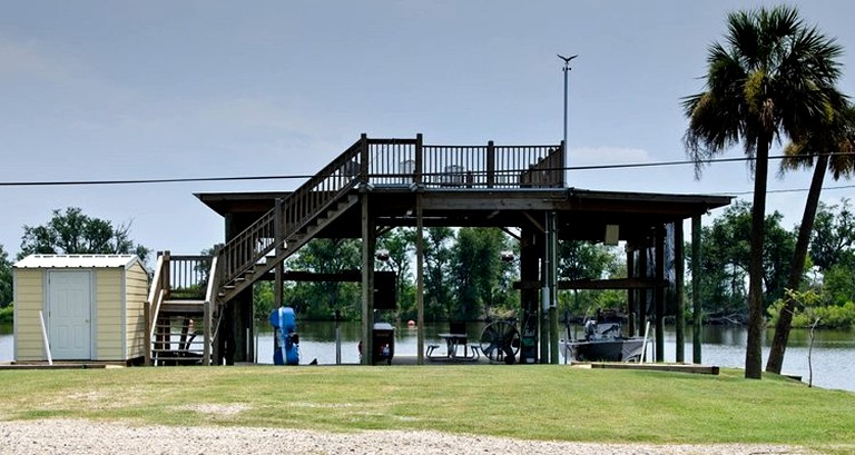 Cabins (Port Sulphur, Louisiana, United States)