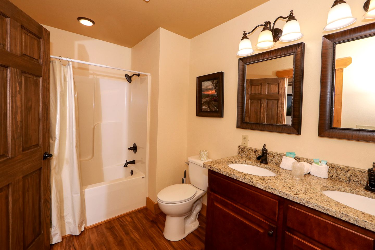 Luxurious Cabin with Firepit, Foosball Table and Barbecue in Gatlinburg, Tennessee