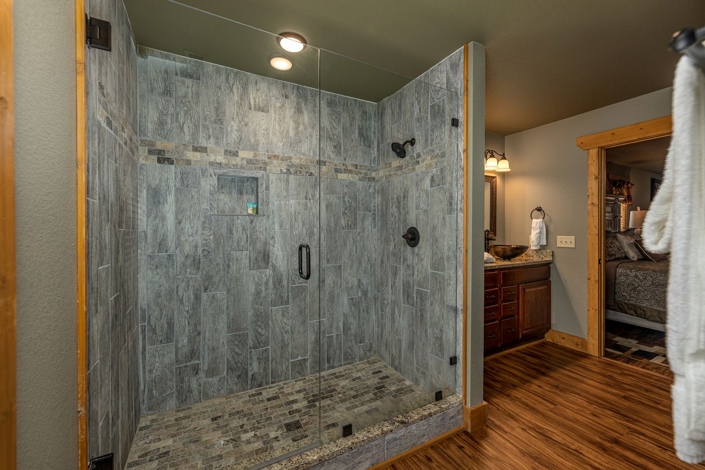 Luxurious Cabin with Firepit, Foosball Table and Barbecue in Gatlinburg, Tennessee