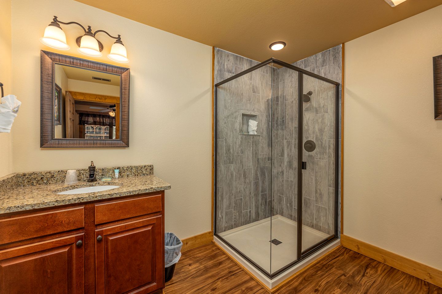 Luxurious Cabin with Firepit, Foosball Table and Barbecue in Gatlinburg, Tennessee