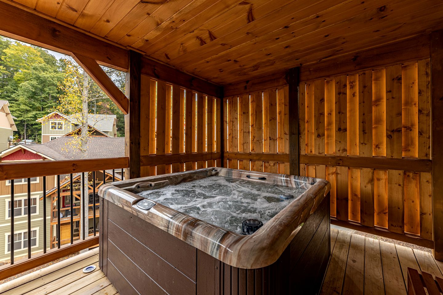 Luxurious Cabin with Firepit, Foosball Table and Barbecue in Gatlinburg, Tennessee