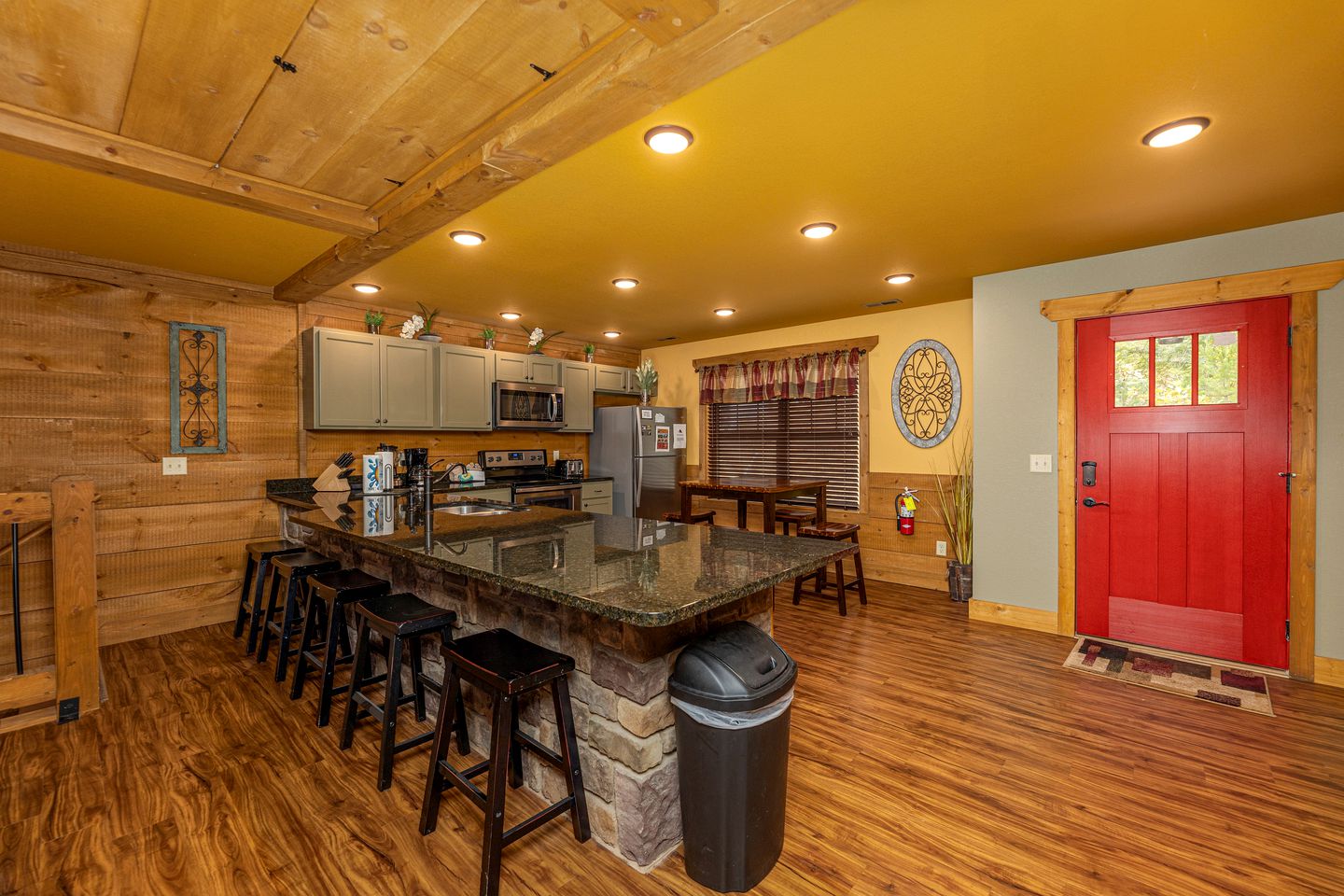 Luxurious Cabin with Firepit, Foosball Table and Barbecue in Gatlinburg, Tennessee