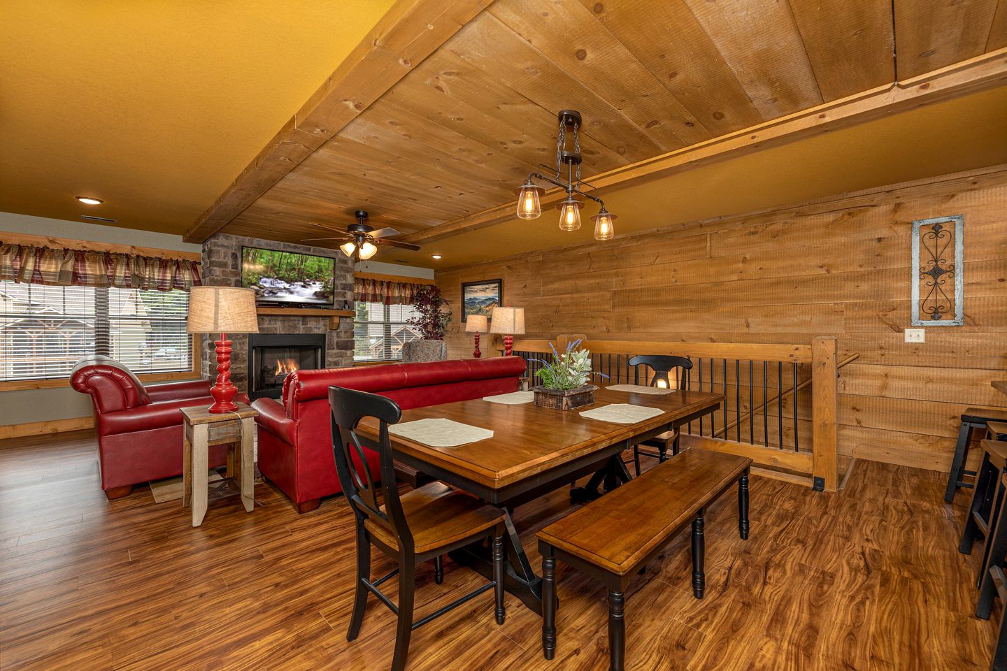 Luxurious Cabin with Firepit, Foosball Table and Barbecue in Gatlinburg, Tennessee