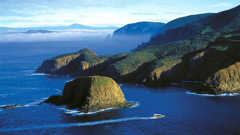 Cabins (Bruny Island, Tasmania, Australia)