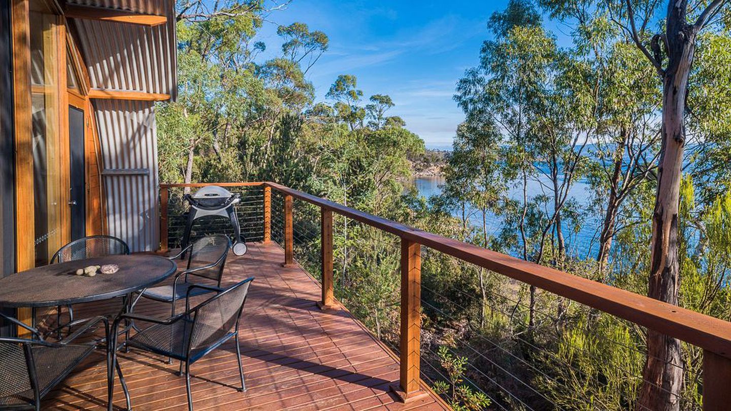 Secluded Cabin Rental with Breathtaking Views on North Bruny Island, Tasmania