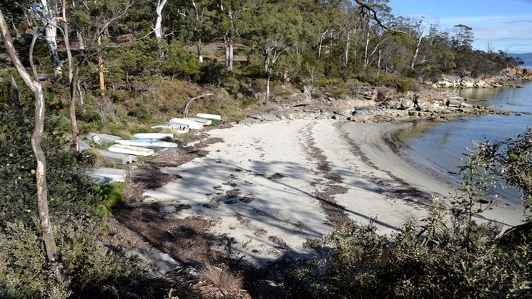 Cabins (Bruny Island, Tasmania, Australia)