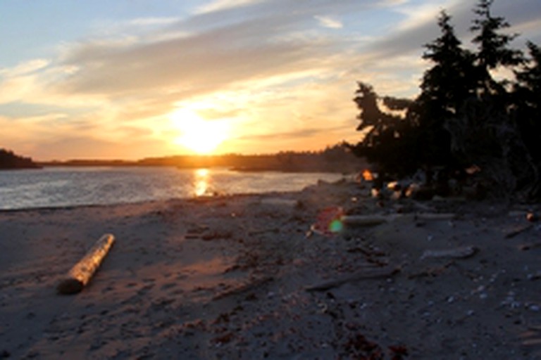 Comfortable Suite Rental with Shared Hot Tub and Sauna in Kitimat, British Columbia | Nature Lodges (Kitimat, British Columbia, Canada)