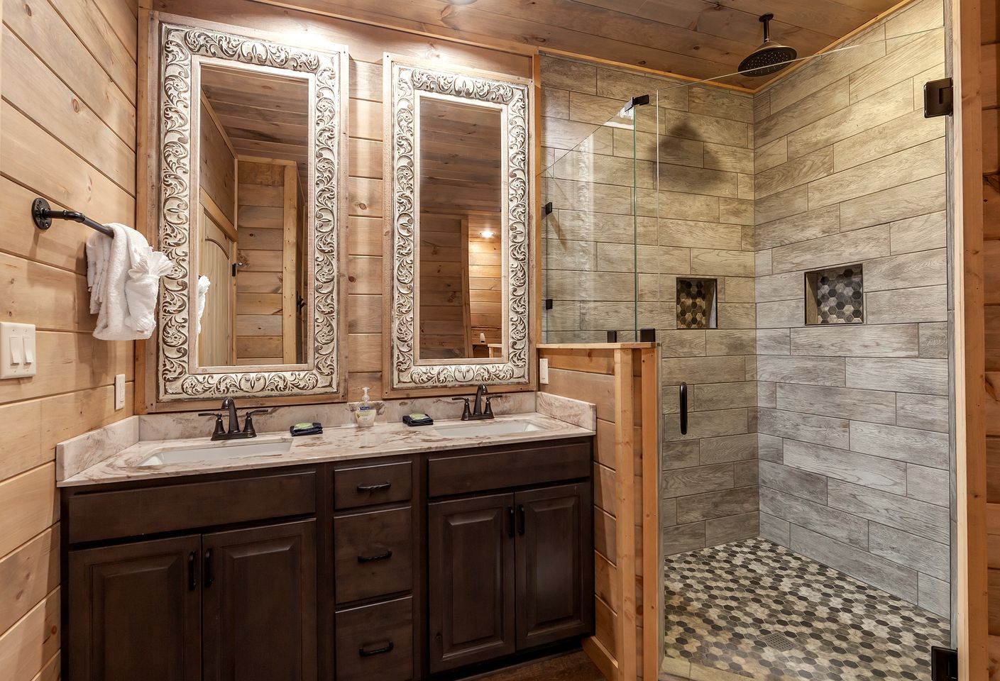 Sevierville Splendor: Luxurious Cabin Getaway Offering Breathtaking Views and Unparalleled Amenities