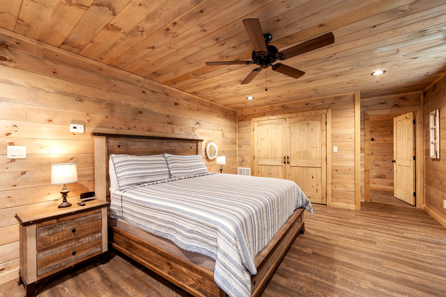 Sevierville Splendor: Luxurious Cabin Getaway Offering Breathtaking Views and Unparalleled Amenities