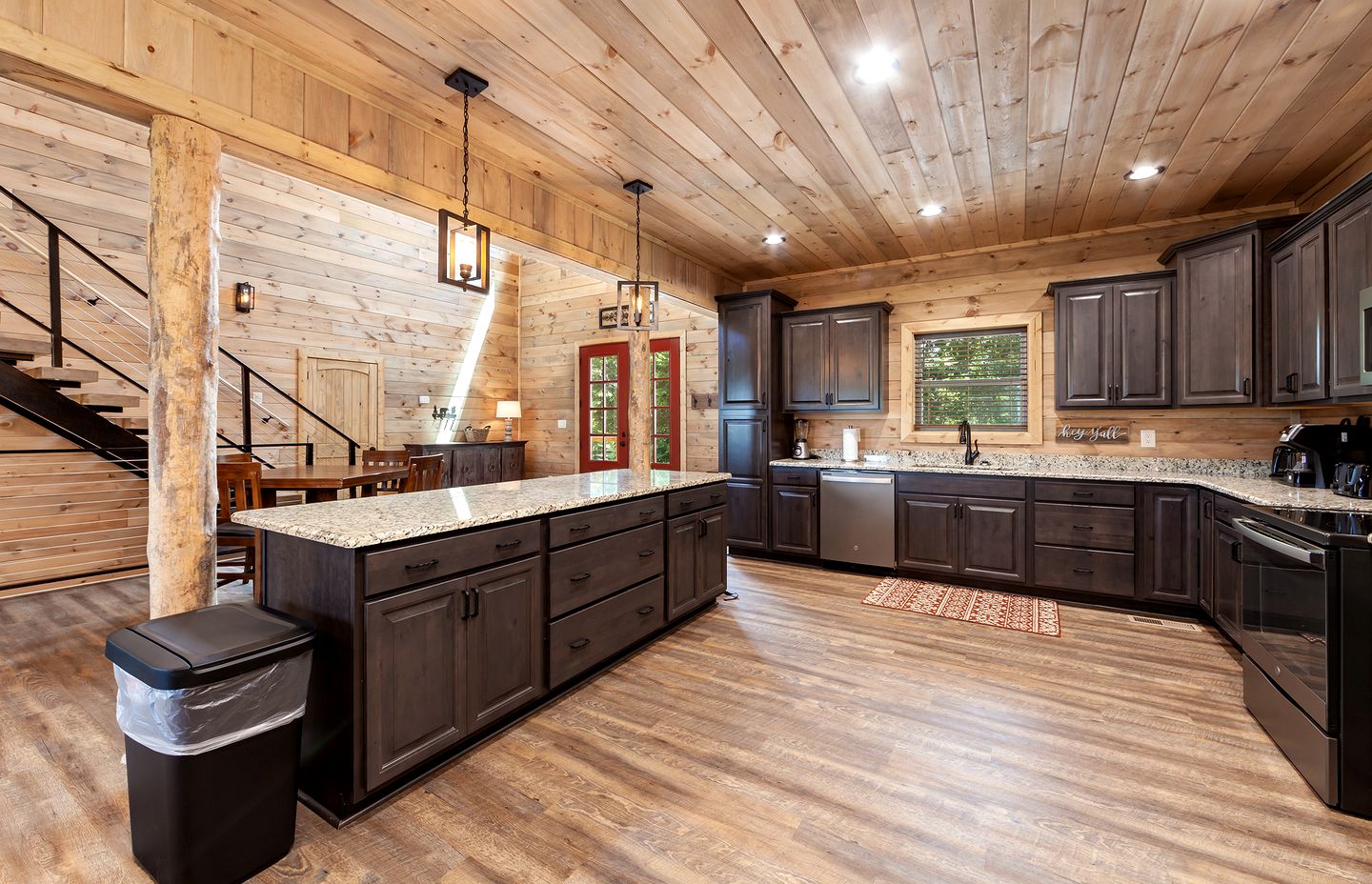 Sevierville Splendor: Luxurious Cabin Getaway Offering Breathtaking Views and Unparalleled Amenities